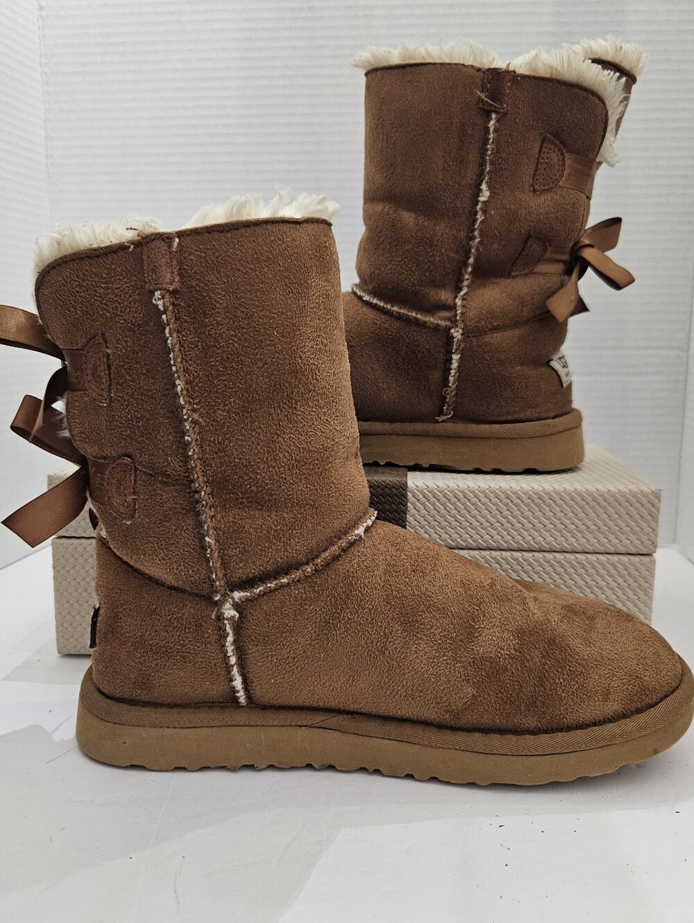 UGG Australia Bailey Bow Suede Boots Chestnut Size 5